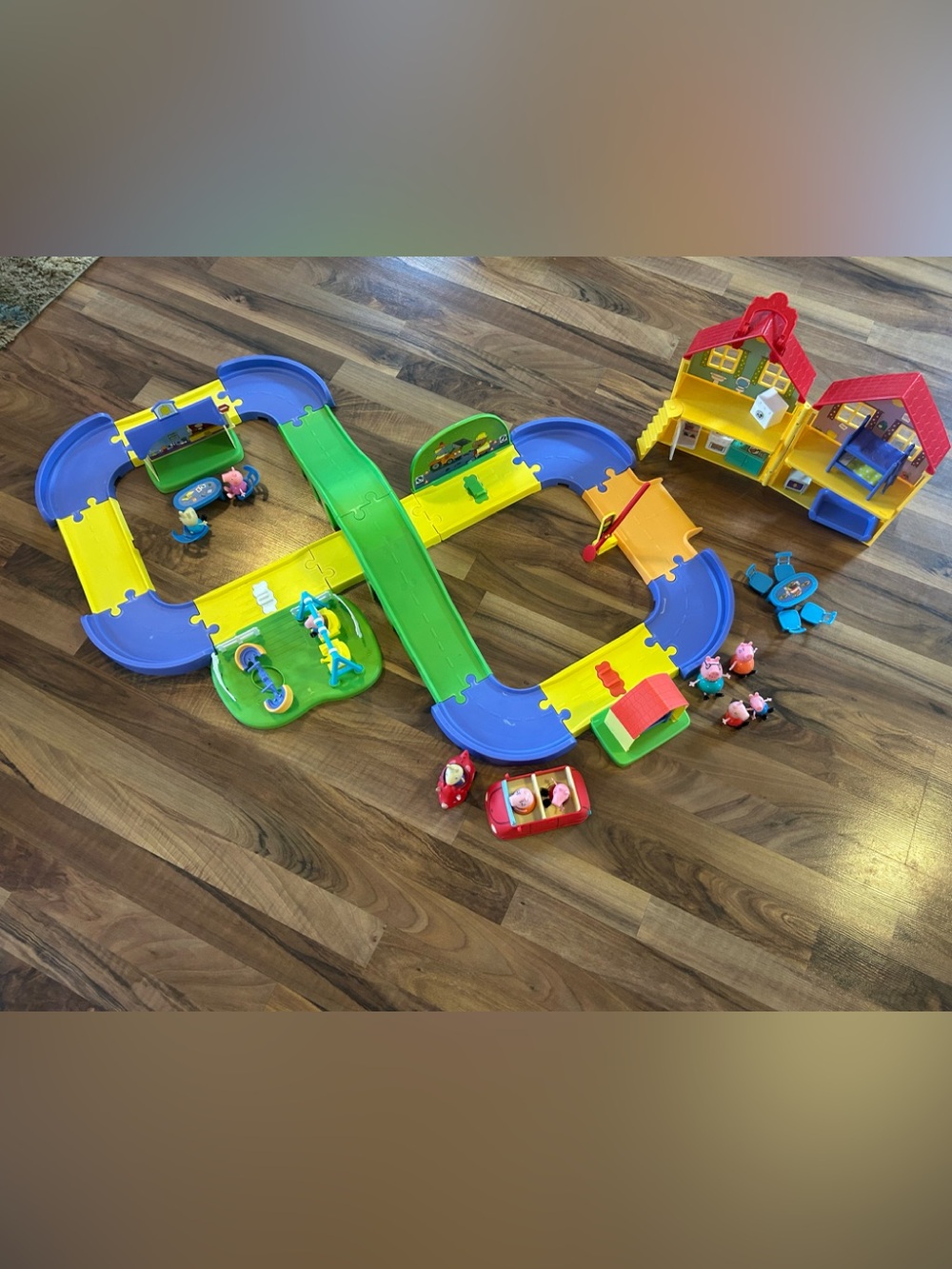 Peppa pig all around town playset and deluxe playhouse